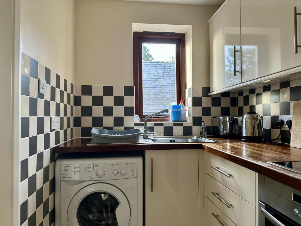 Super Next To Village Sleeps 4 Apartment *