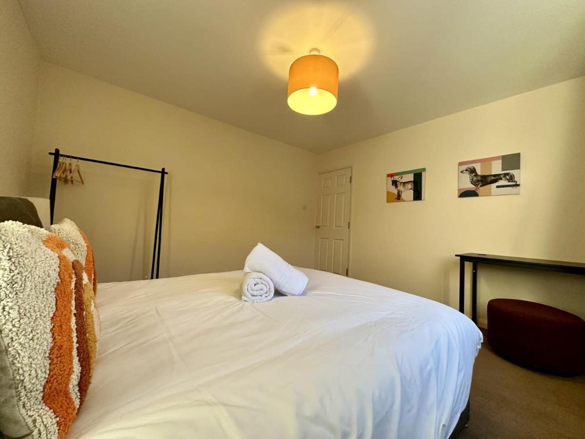 Apartment Super Next To Village Sleeps 4 Bicester
