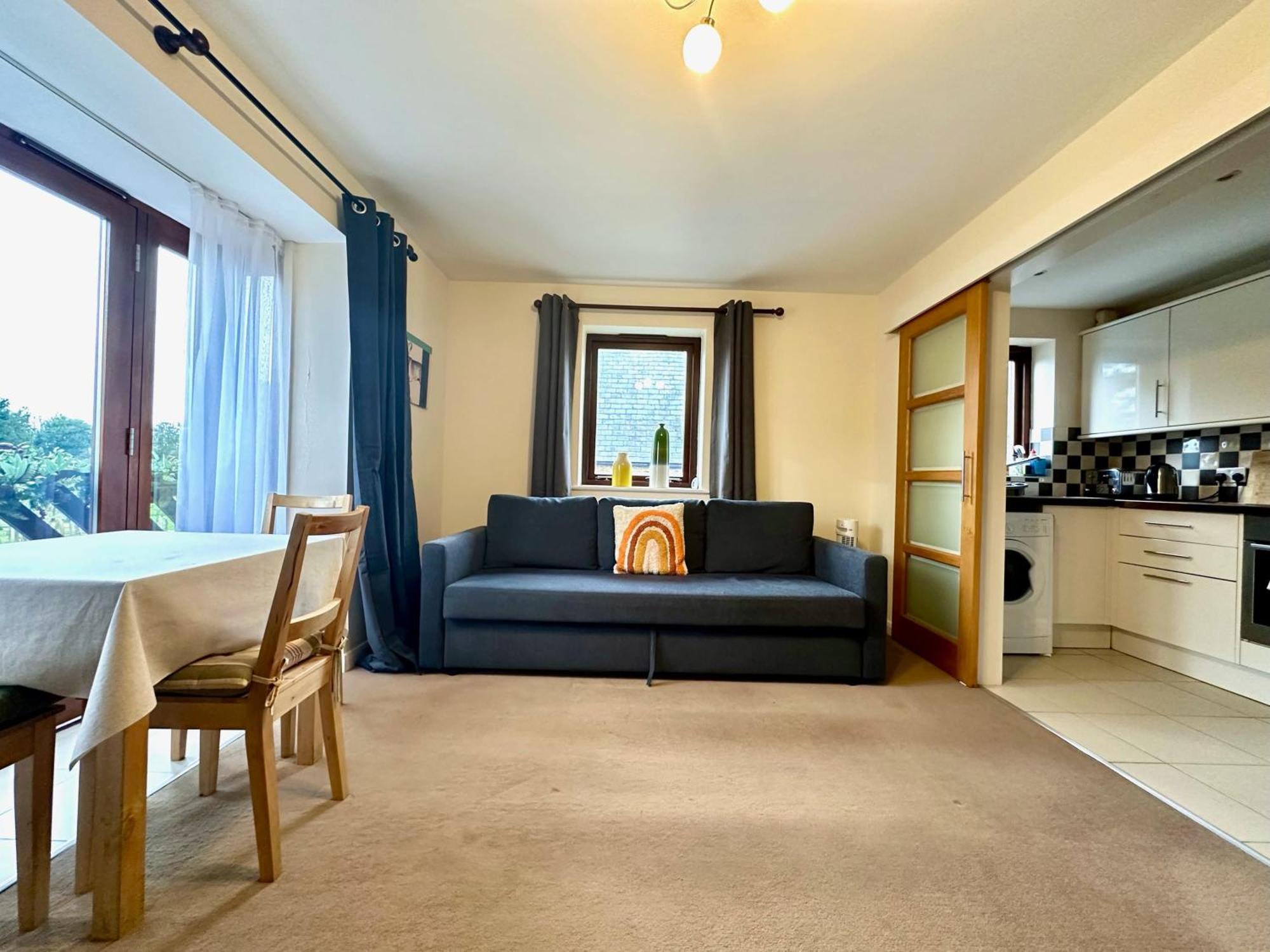 Apartment Super Next To Village Sleeps 4 Bicester